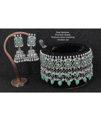 Necklace with Pair of Earrings 1