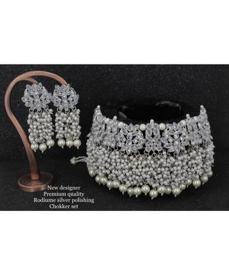 Necklace with Pair of Earrings 1