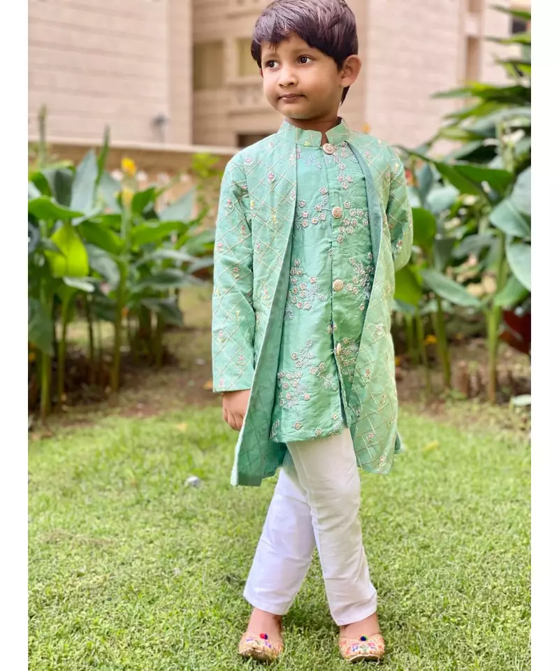 Green Embroidered Kurta with offwhite Chudidar