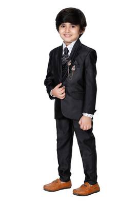 DKGF Boys 4-Piece Suit 3