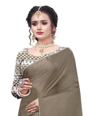 Beige plain chiffon saree with blouse 3