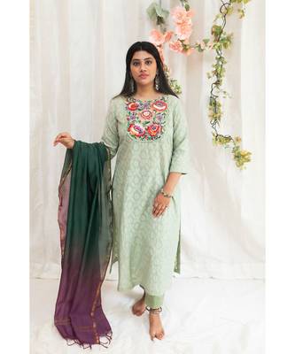 Green Vintage embroidered Kurta with trouser & dupatta 1