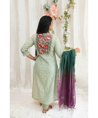 Green Vintage embroidered Kurta with trouser & dupatta 2