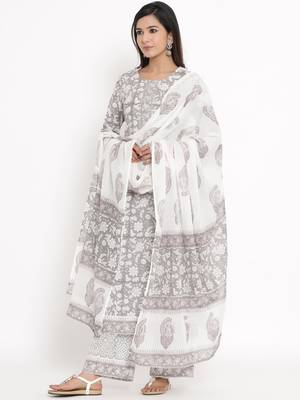 Off-white Cotton stitched   Kurta with     Palazzo with     Dupatta 3