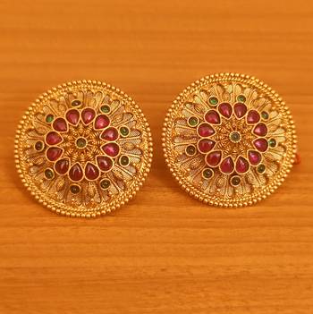 Multicolor studs 1