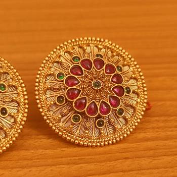 Multicolor studs 2