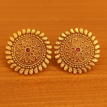 Red studs 1