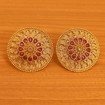 Red studs 1