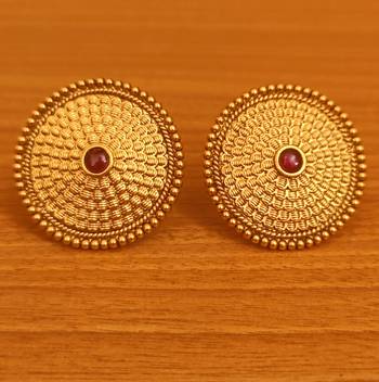 Red studs 1