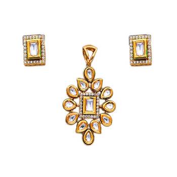 White kundan antique gold Copper   Pendant  Pair of Earring 1