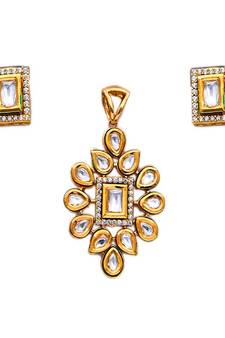 White kundan antique gold Copper   Pendant  Pair of Earring