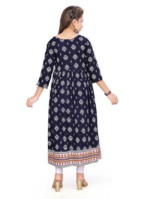 Blue printed cotton girls kurtis and bottom 4