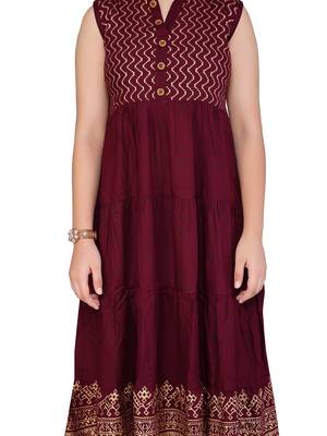 Maroon plain cotton girls kurtis and bottom 5