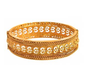 Gold bangles-and-bracelets 1