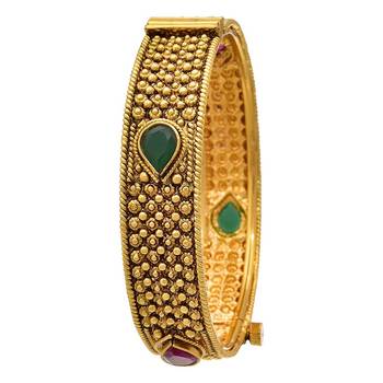 Gold bangles-and-bracelets 1