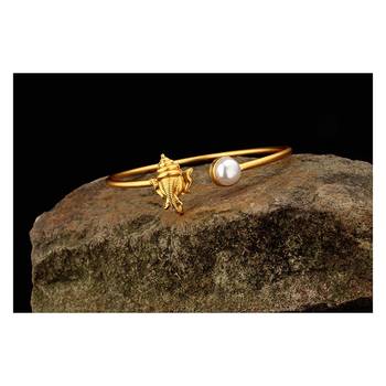 Gold bangles-and-bracelets 2