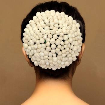 White hair-accessories 1