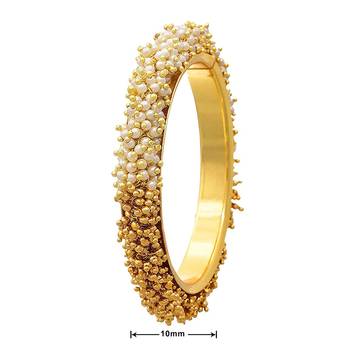 Gold bangles-and-bracelets 4