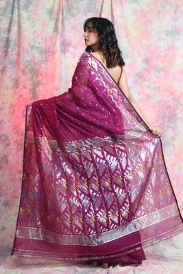 Red woven blended cotton saree  4
