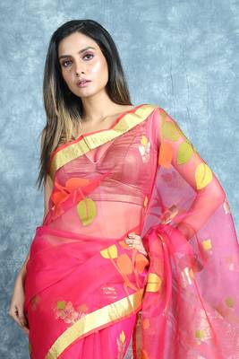 Pink woven silk saree with blouse 2