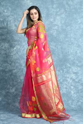 Pink woven silk saree with blouse 3