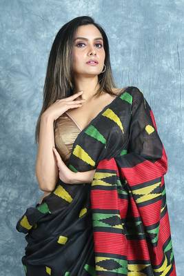 Black woven blended cotton saree with blouse 4