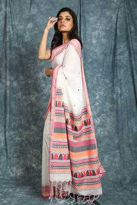 White Pure cotton Handloom Saree with thread worked border and pallu 2