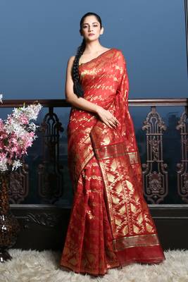 Maroon jamdani saree with all over golden zari work 1
