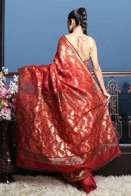 Maroon jamdani saree with all over golden zari work 4