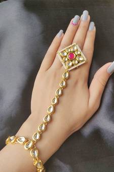 Red Kundan Haath phool Hath Panja