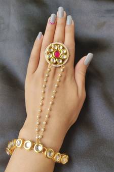 Red Kundan Haath phool Hath Panja