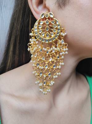 Malvika Kundan Chandbali Earrings 1