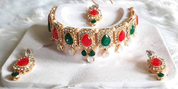  Crystal Oval Shape Multicoloured Stone Choker Necklace with Stud Earrings Jewellery Set for Women 1