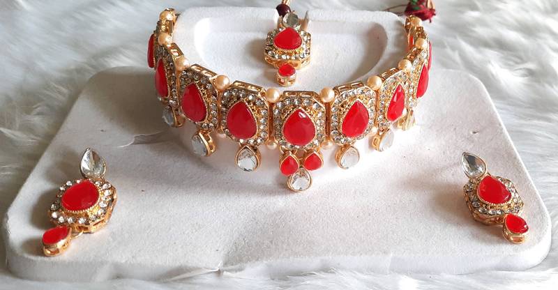  Red Crystal Oval Shape Stone  Choker Necklace with Stud Earrings Jewellery Set for Women