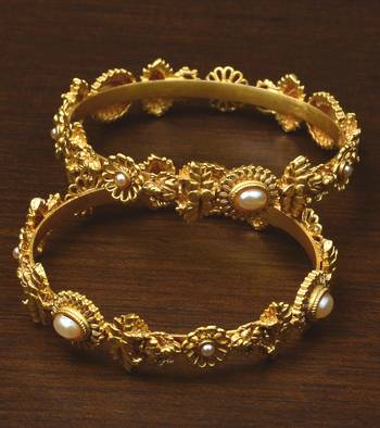 South indian matte Gold finish temple bangles 1