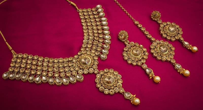 multicolor Traditinal Gold Plated Alloy Necklace