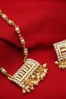 multicolor Traditinal Gold Plated Alloy Necklace