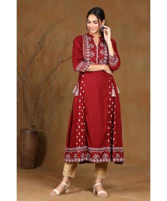 Juniper Maroon Rayon Printed A-Line Kurta 2