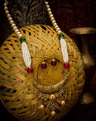multicolor Traditinal Gold Plated Alloy Necklace 1