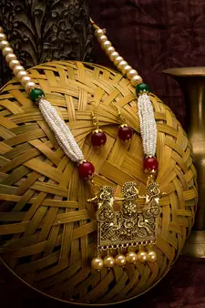 multicolor Traditinal Gold Plated Alloy Necklace