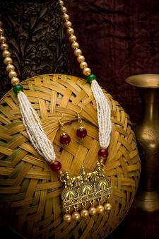 multicolor Traditinal Gold Plated Alloy Necklace