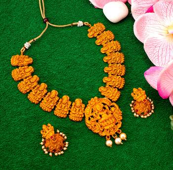 multicolor Traditinal Gold Plated Alloy Necklace 1