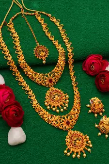 multicolor Traditinal Gold Plated Alloy Necklace