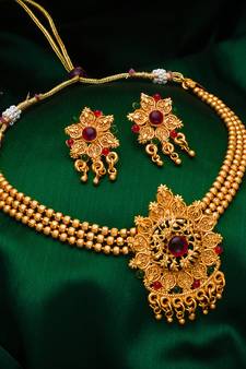 multicolor Traditinal Gold Plated Alloy Necklace