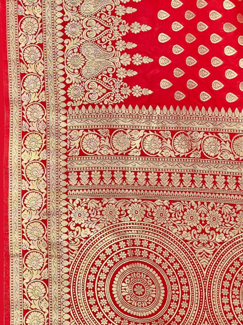 Red Woven Silk Blend Saree With Blouse