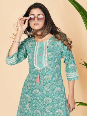Vbuyz Women's Turquoise Lace Work Cotton Straight Stitched Kurta 6