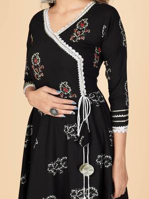 Vbuyz Women's Black Embroidered Cotton Anarkali Stitched Kurta Pant With Dupatta 7