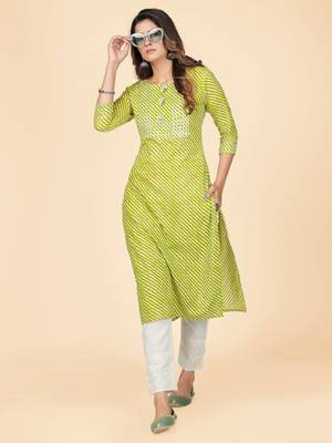 Vbuyz Women's Parrot Green Gota Patti Work Cotton Straight Stitched Kurta 2