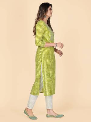 Vbuyz Women's Parrot Green Gota Patti Work Cotton Straight Stitched Kurta 4