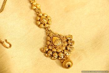 Yellow Gold Maang-Tikka 2